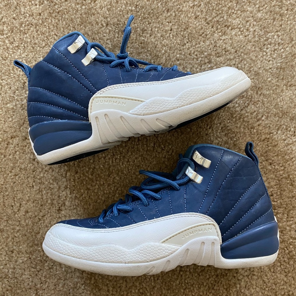 Nike air Jordan 12 indigo size 4y